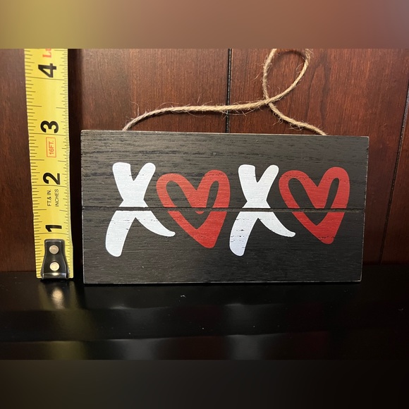 Valentine’s Decor Bundle - 8 Pieces - Picture 6 of 15